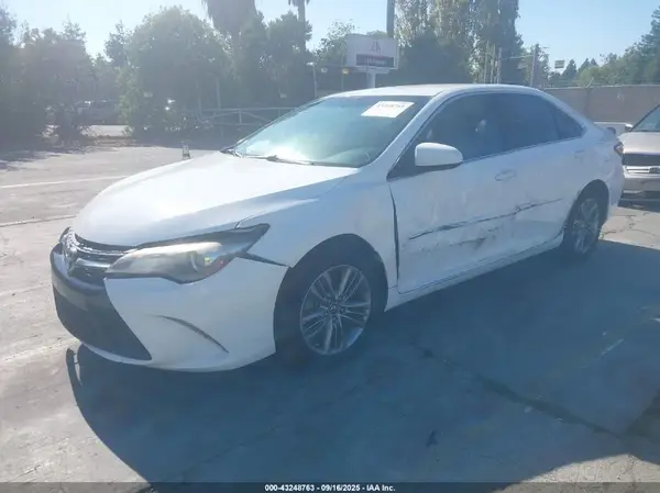 4T1BF1FK0HU806054 2017 TOYOTA CAMRY - Image 2