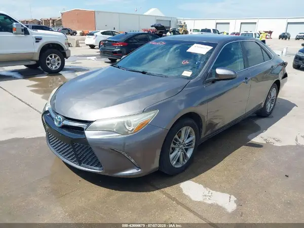 4T1BF1FK0HU806393 2017 TOYOTA CAMRY - Image 2