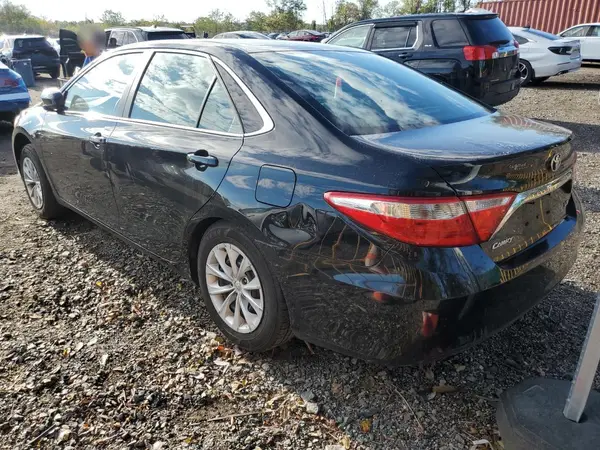 4T1BF1FK0HU810461 2017 TOYOTA CAMRY - Image 2