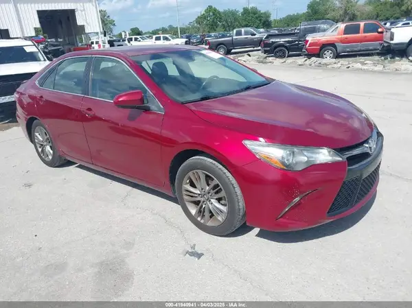 4T1BF1FK0HU810797 2017 TOYOTA CAMRY - Image 1