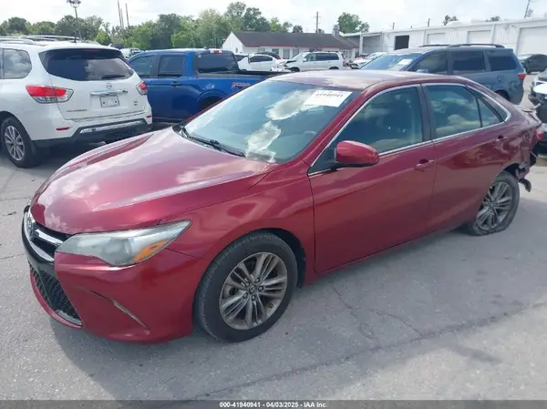 4T1BF1FK0HU810797 2017 TOYOTA CAMRY - Image 2