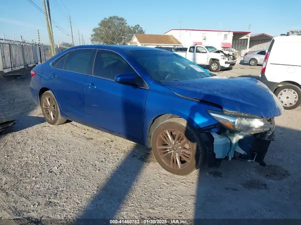 4T1BF1FK0HU811951 2017 TOYOTA CAMRY - Image 1