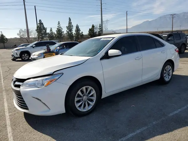 4T1BF1FK0HU812307 2017 TOYOTA CAMRY - Image 1
