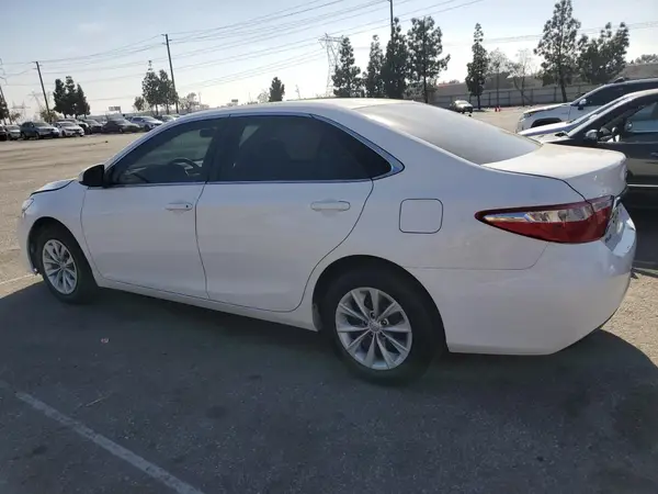 4T1BF1FK0HU812307 2017 TOYOTA CAMRY - Image 2