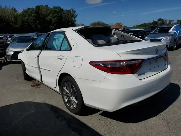 4T1BF1FK0HU812789 2017 TOYOTA CAMRY - Image 2