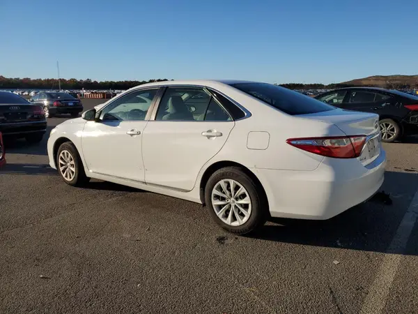 4T1BF1FK0HU813487 2017 TOYOTA CAMRY - Image 2