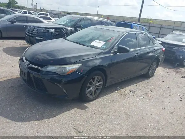 4T1BF1FK0HU814154 2017 TOYOTA CAMRY - Image 2