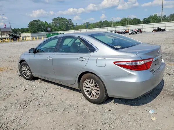4T1BF1FK1GU122242 2016 TOYOTA CAMRY - Image 2