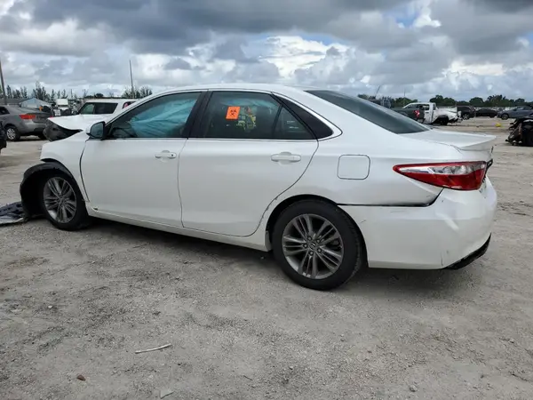 4T1BF1FK1GU123021 2016 TOYOTA CAMRY - Image 2