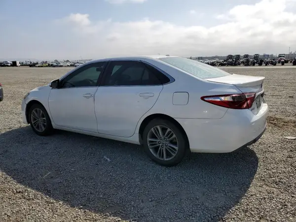4T1BF1FK1GU123441 2016 TOYOTA CAMRY - Image 2