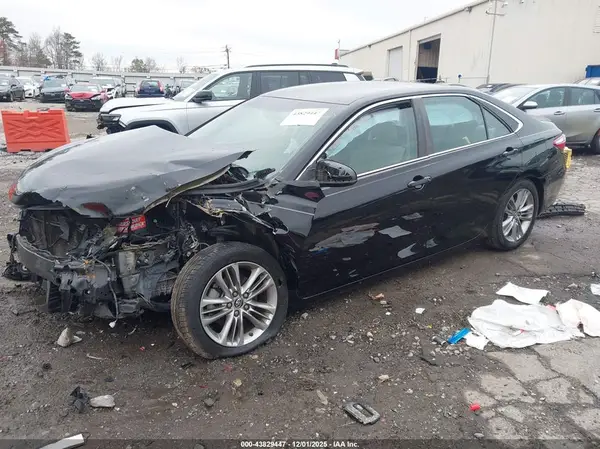 4T1BF1FK1GU124458 2016 TOYOTA CAMRY - Image 2