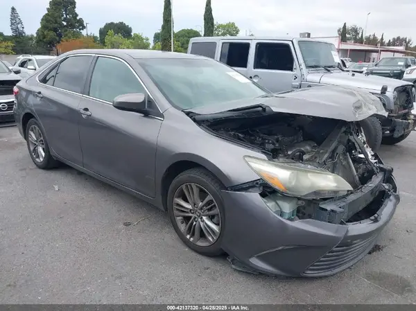4T1BF1FK1GU124671 2016 TOYOTA CAMRY - Image 1