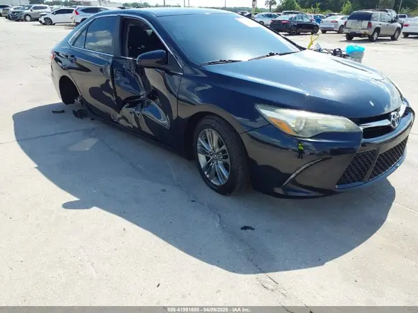 4T1BF1FK1GU125366 2016 TOYOTA CAMRY - Image 1