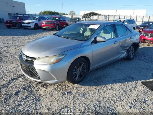 4T1BF1FK1GU126324 2016 TOYOTA CAMRY - Image 2