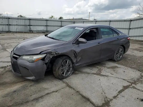 4T1BF1FK1GU126842 2016 TOYOTA CAMRY - Image 1