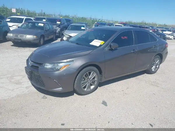 4T1BF1FK1GU128879 2016 TOYOTA CAMRY - Image 2