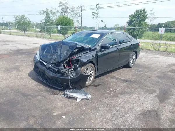 4T1BF1FK1GU129966 2016 TOYOTA CAMRY - Image 2