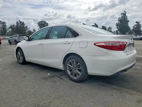 4T1BF1FK1GU130941 2016 TOYOTA CAMRY - Image 2