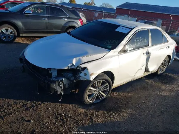4T1BF1FK1GU131278 2016 TOYOTA CAMRY - Image 2