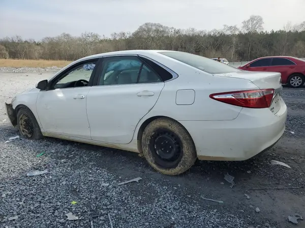 4T1BF1FK1GU132835 2016 TOYOTA CAMRY - Image 2