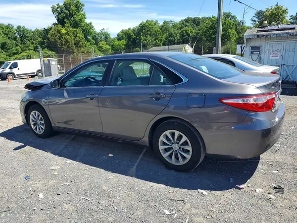 4T1BF1FK1GU134889 2016 TOYOTA CAMRY - Image 2