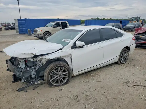 4T1BF1FK1GU135394 2016 TOYOTA CAMRY - Image 1