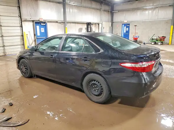 4T1BF1FK1GU139462 2016 TOYOTA CAMRY - Image 2