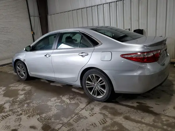 4T1BF1FK1GU140286 2016 TOYOTA CAMRY - Image 2