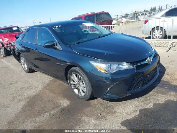 4T1BF1FK1GU141972 2016 TOYOTA CAMRY - Image 1