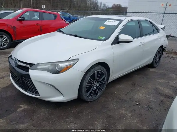 4T1BF1FK1GU142152 2016 TOYOTA CAMRY - Image 2
