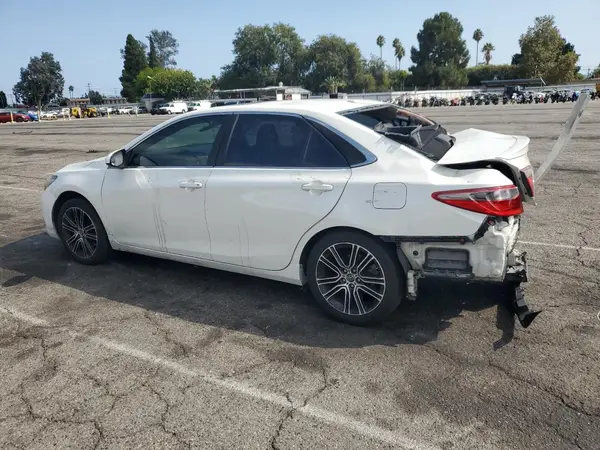 4T1BF1FK1GU142491 2016 TOYOTA CAMRY - Image 2