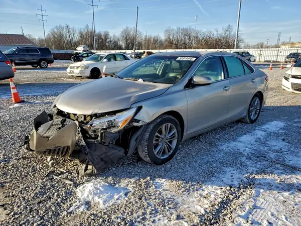 4T1BF1FK1GU142944 2016 TOYOTA CAMRY - Image 1