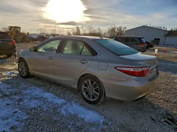 4T1BF1FK1GU142944 2016 TOYOTA CAMRY - Image 2
