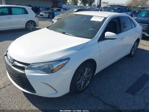 4T1BF1FK1GU145553 2016 TOYOTA CAMRY - Image 2