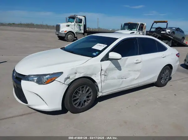 4T1BF1FK1GU148114 2016 TOYOTA CAMRY - Image 2