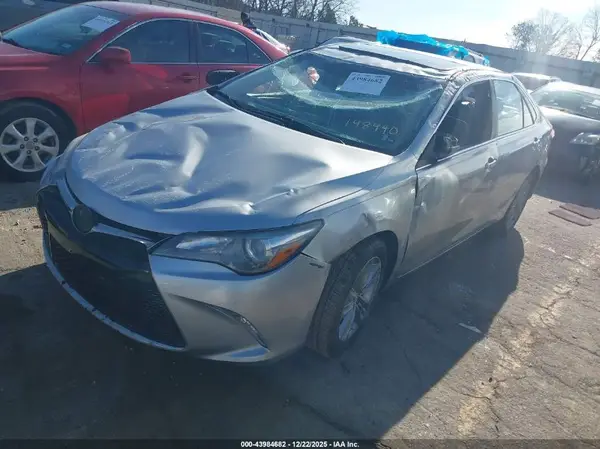 4T1BF1FK1GU148940 2016 TOYOTA CAMRY - Image 2