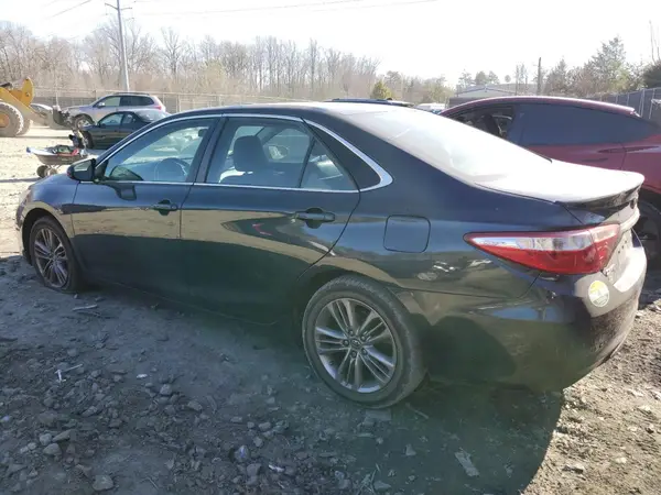 4T1BF1FK1GU149943 2016 TOYOTA CAMRY - Image 2