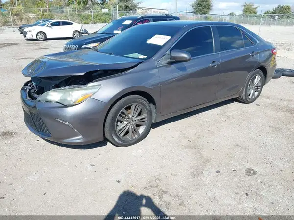 4T1BF1FK1GU150333 2016 TOYOTA CAMRY - Image 2