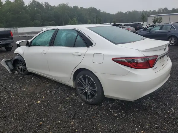4T1BF1FK1GU150672 2016 TOYOTA CAMRY - Image 2