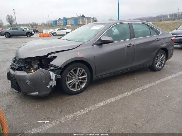 4T1BF1FK1GU151529 2016 TOYOTA CAMRY - Image 2