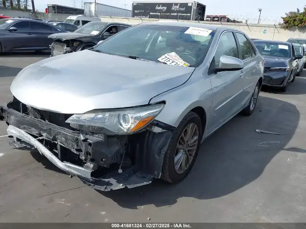4T1BF1FK1GU152793 2016 TOYOTA CAMRY - Image 2
