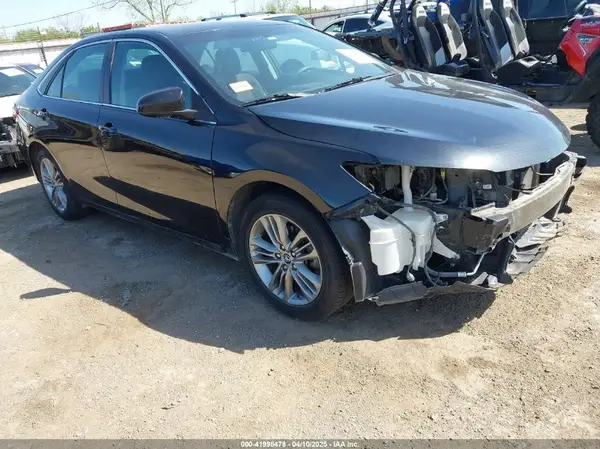 4T1BF1FK1GU153782 2016 TOYOTA CAMRY - Image 1