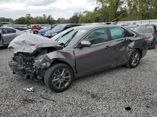 4T1BF1FK1GU153958 2016 TOYOTA CAMRY - Image 1