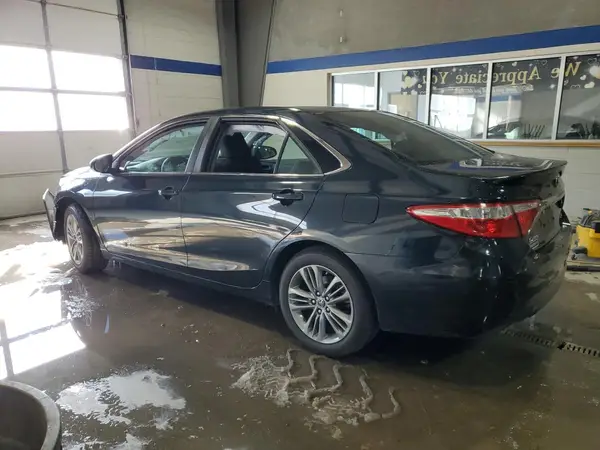 4T1BF1FK1GU154933 2016 TOYOTA CAMRY - Image 2