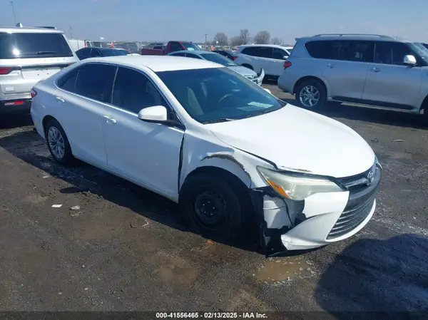 4T1BF1FK1GU155709 2016 TOYOTA CAMRY - Image 1
