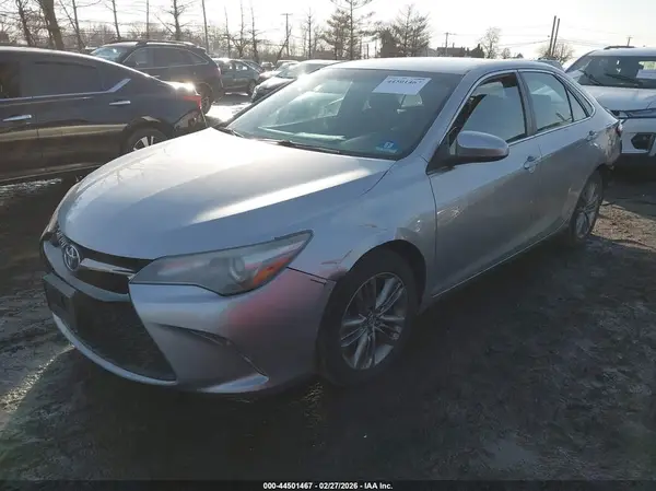 4T1BF1FK1GU156181 2016 TOYOTA CAMRY - Image 2