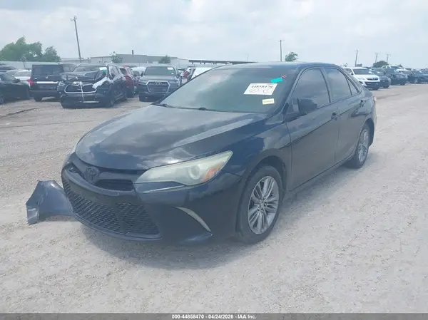 4T1BF1FK1GU157329 2016 TOYOTA CAMRY - Image 2