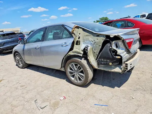4T1BF1FK1GU159498 2016 TOYOTA CAMRY - Image 2