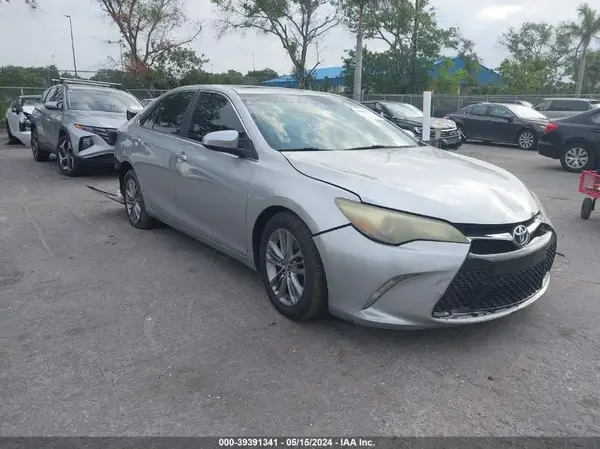 4T1BF1FK1GU159758 2016 TOYOTA CAMRY - Image 1