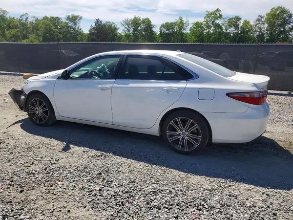 4T1BF1FK1GU162059 2016 TOYOTA CAMRY - Image 2